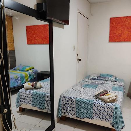 Home To Go Hostal Apartamentos カリ エクステリア 写真