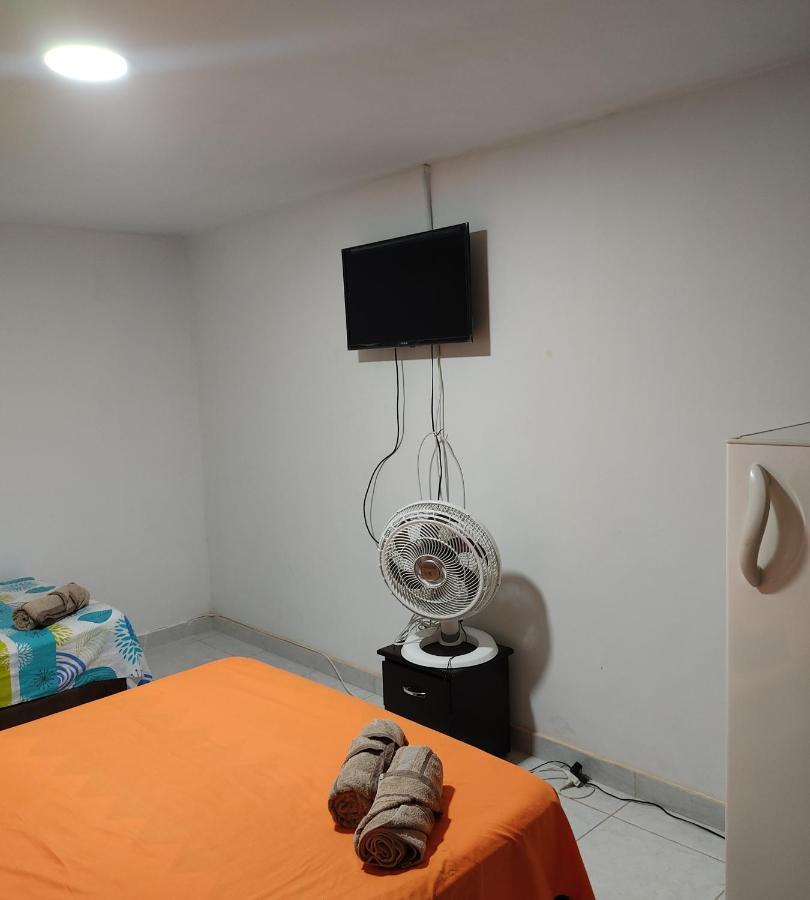Home To Go Hostal Apartamentos カリ エクステリア 写真