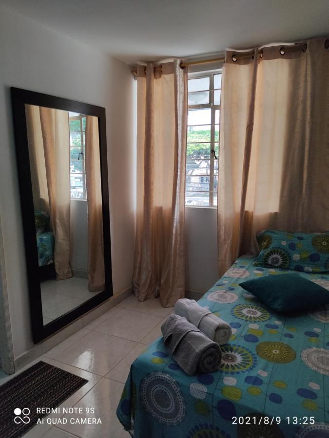 Home To Go Hostal Apartamentos カリ エクステリア 写真