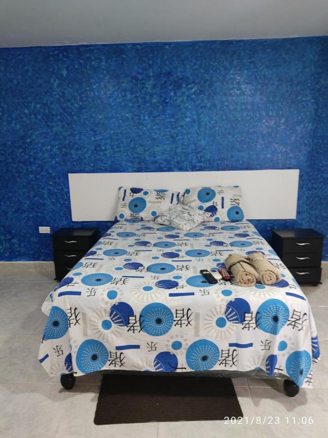 Home To Go Hostal Apartamentos カリ エクステリア 写真