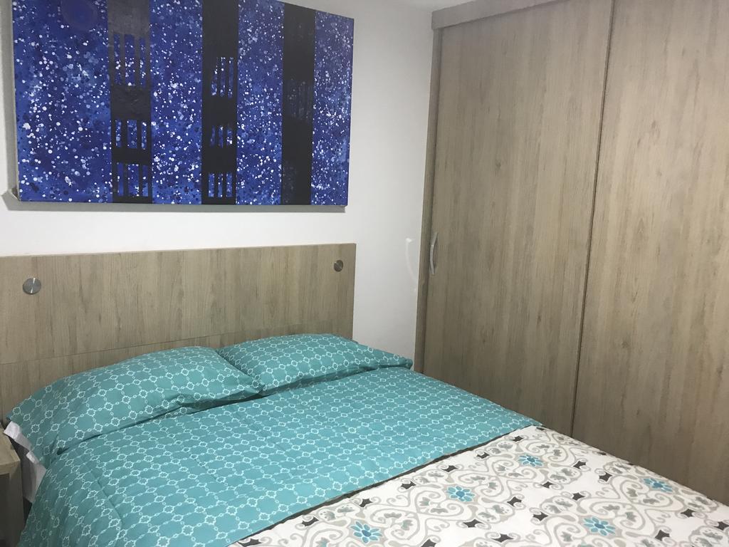 Home To Go Hostal Apartamentos カリ エクステリア 写真