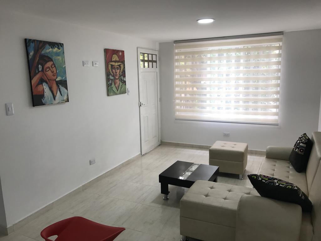 Home To Go Hostal Apartamentos カリ エクステリア 写真