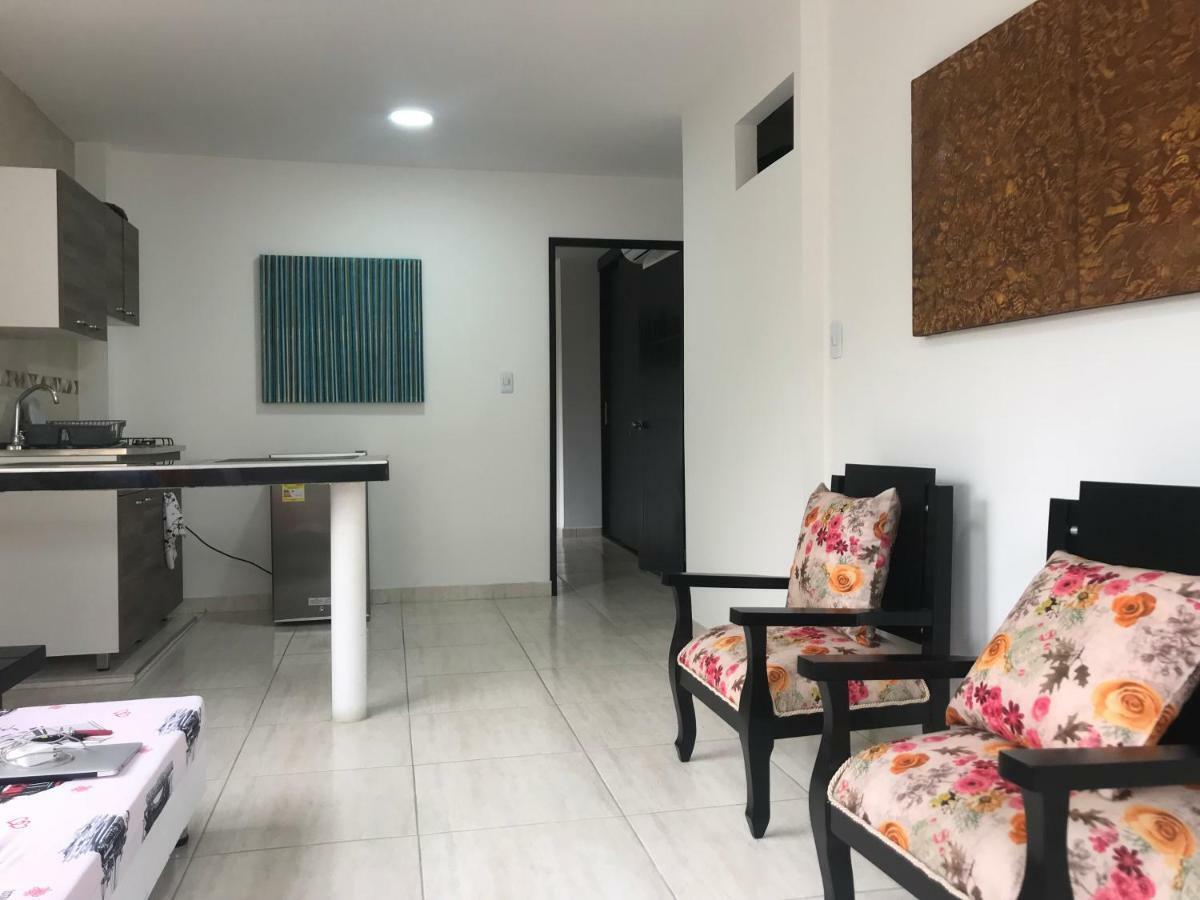 Home To Go Hostal Apartamentos カリ エクステリア 写真